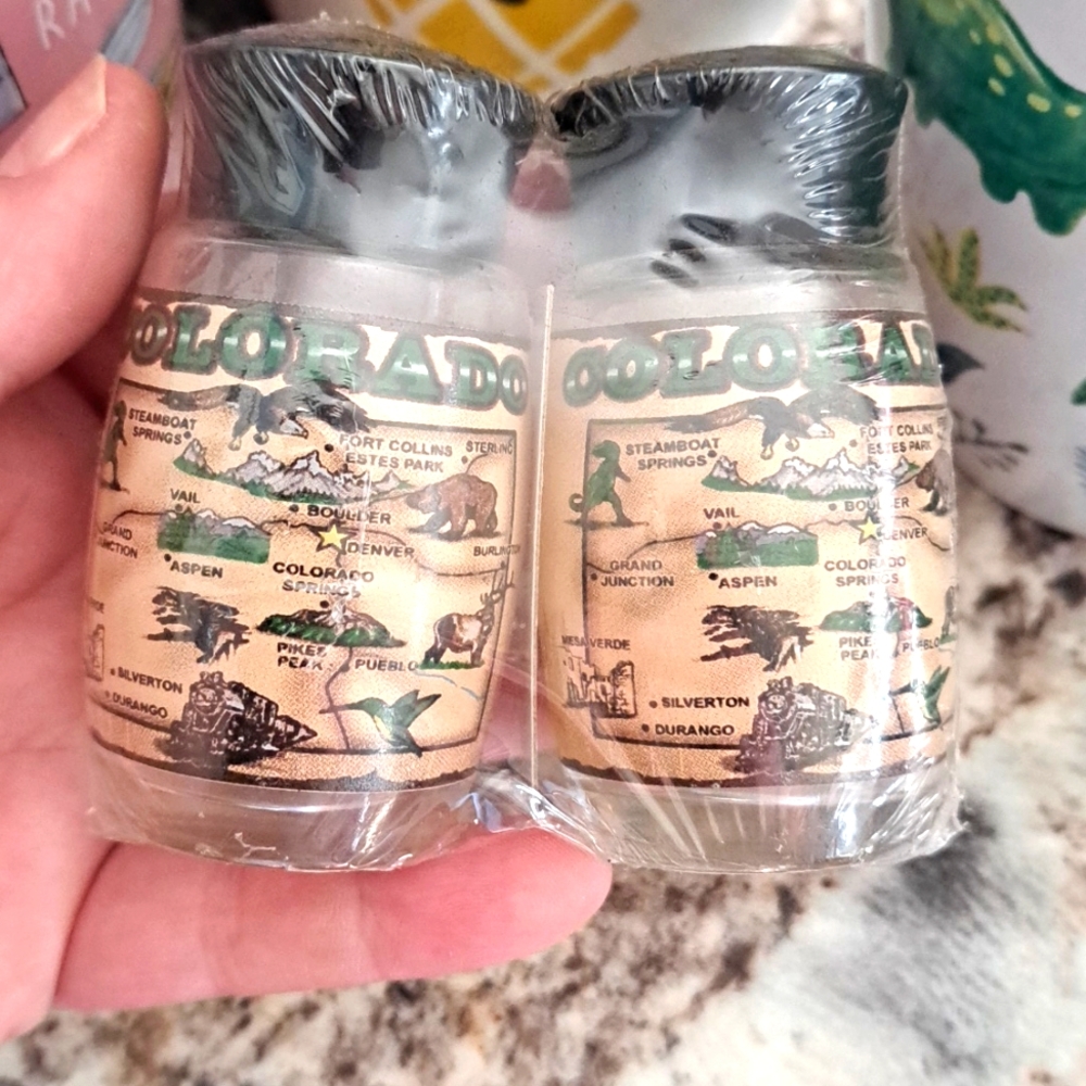 SIP Vintage Colorado salt and pepper shakers